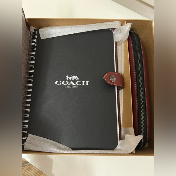 NIB Coach Boxed Notebook & pencil case in colorblock signature - Picture 11 of 13